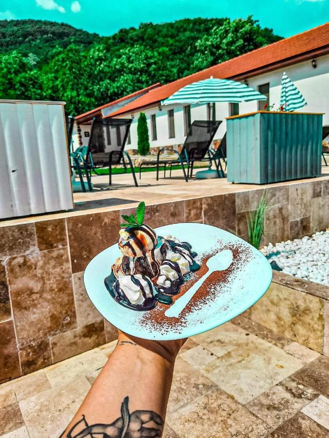Clisura Dunarii - Pensiunea Casa Creta Liborajdea Esterno foto